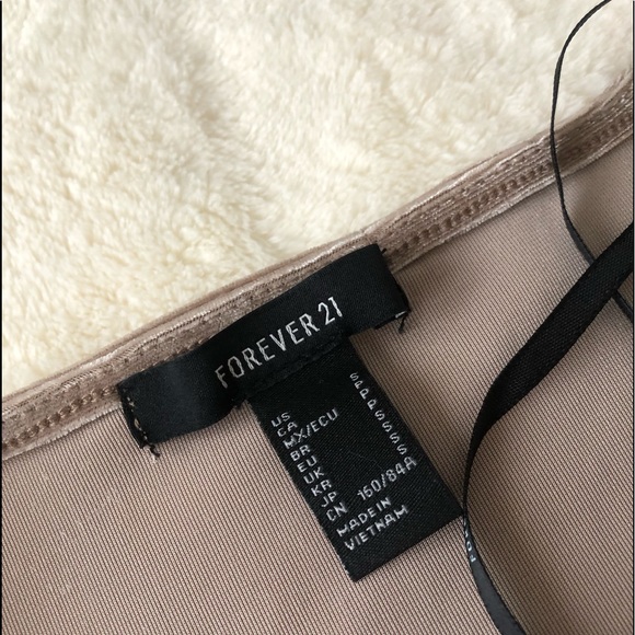 Forever 21 velvet long sleeve - Picture 2 of 3